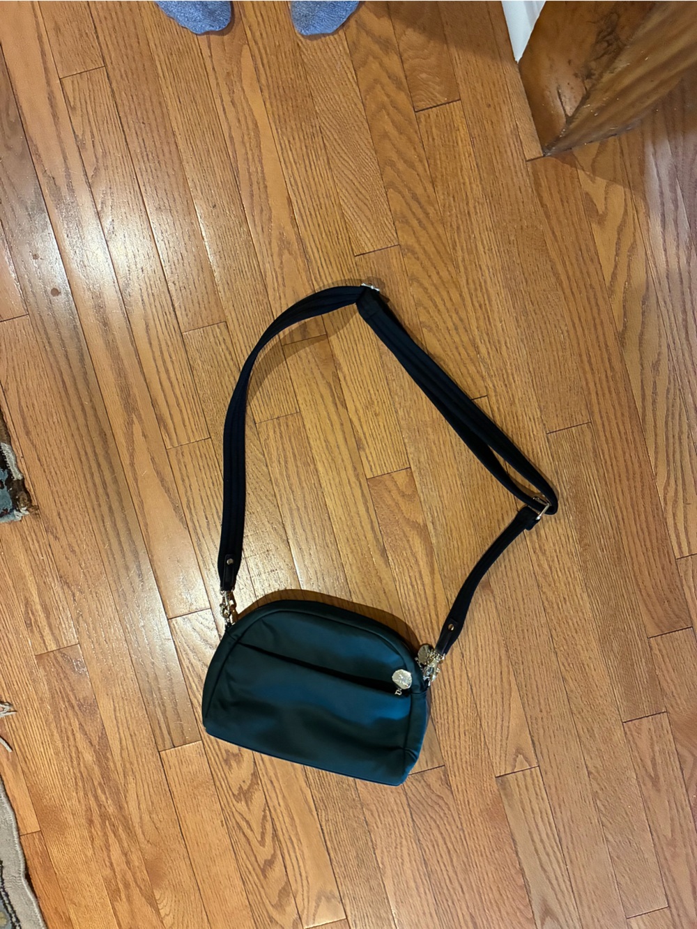 Lo and Sons Green Nouvellle Crossbody Shoulder Bag - Sleek Everyday Style